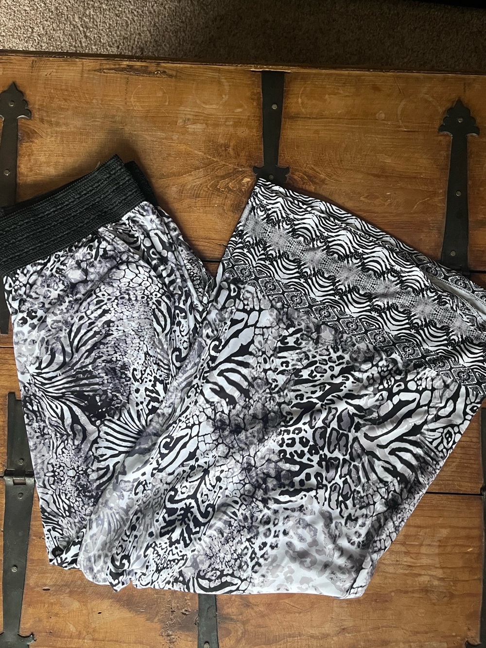 ONE WORLD Black &‎ White Wide Leg Pants with Animal Print